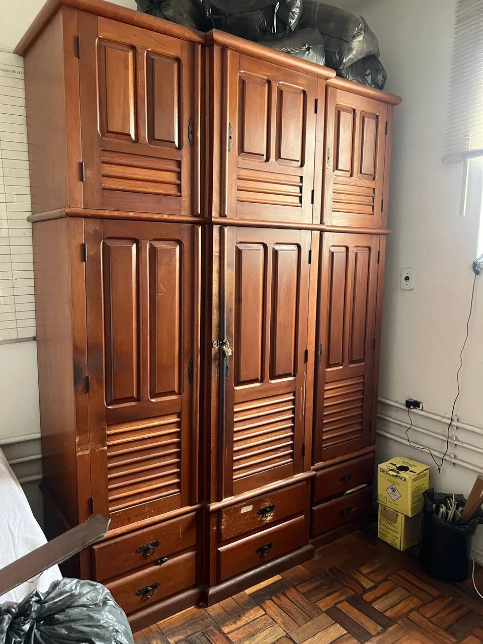 Armario duplex 3 portas e 6 gavetas