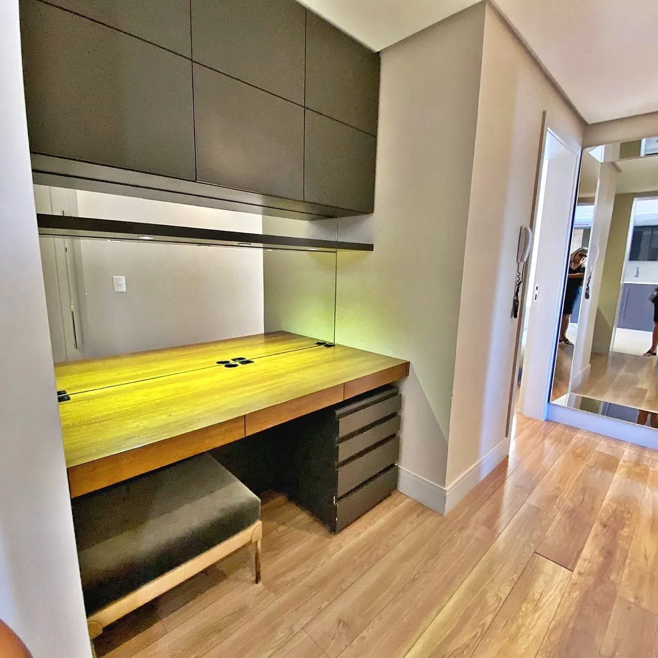 Apartamento MOBILIADO com 2 suítes sendo 1 master com closet, 143 m² - Campinas - São José - Foto 10