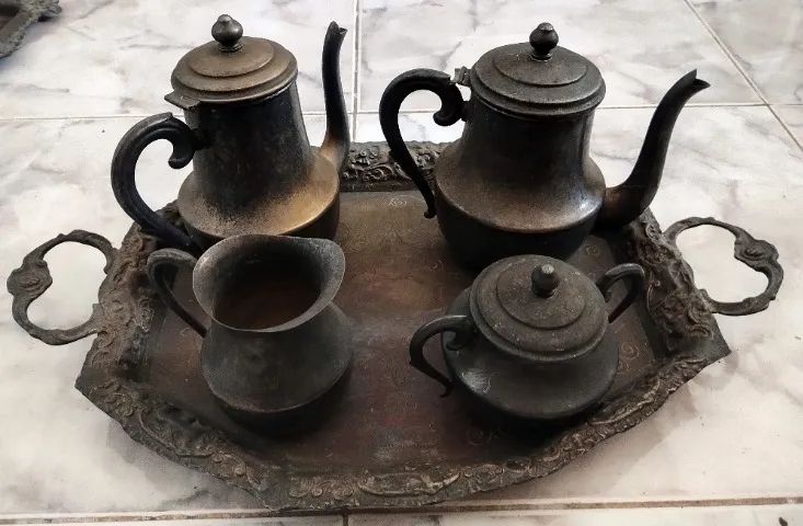 Aparelho de Chá e Café em Metal