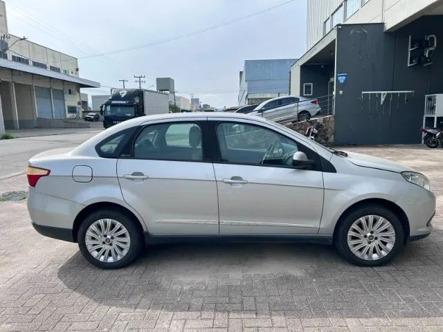 Fiat Grand Siena Grand Siena ESSENCE 1.6 Flex 16V 2016