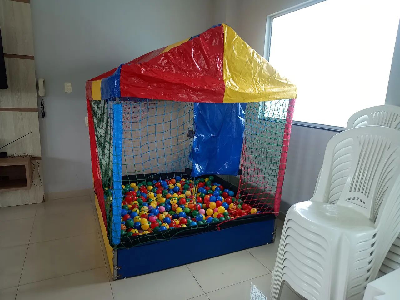 vende-se cama elástica + piscina de bolinhas - Foto 2