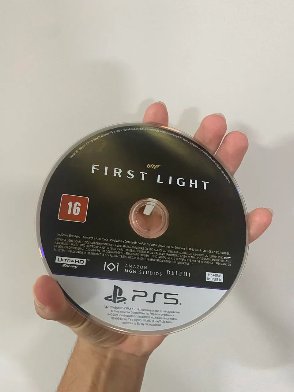 007 - First Light (PS5) - Foto 4