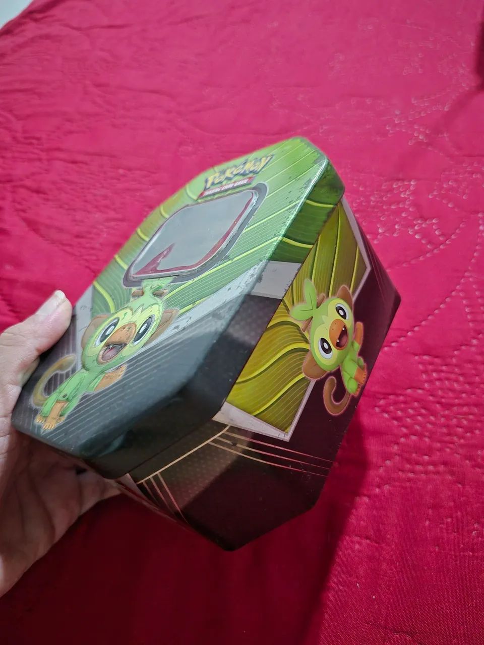 Lata pokemon com 116 cartas  - Foto 5