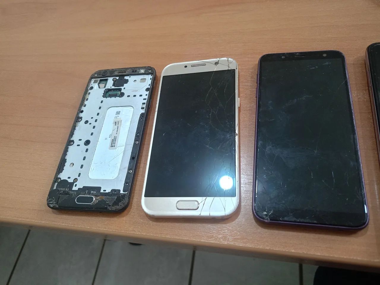 Lote celulares poco x3 e mais 3 Cel Samsung - Foto 3
