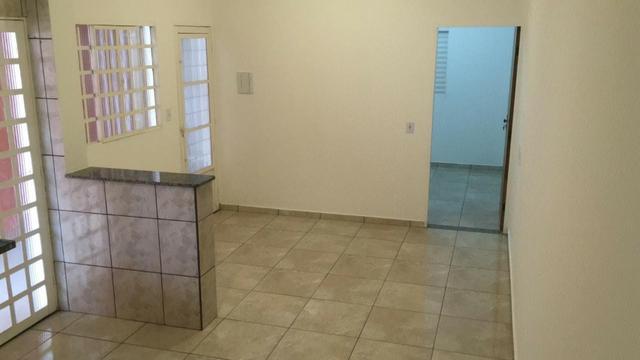 Casa nova, com garagem coberta, pronta para morar - Foto 2