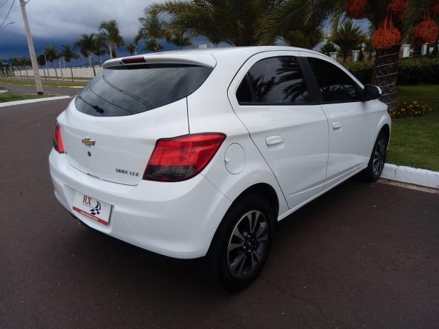 Chevrolet Onix LTZ 1.4 Manual Flex Branco 2015 - Foto 8