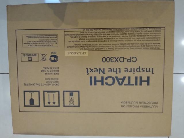 Projetor De Vídeos Hitachi Cp Dx300 Com 3000 Lumens - Foto 2