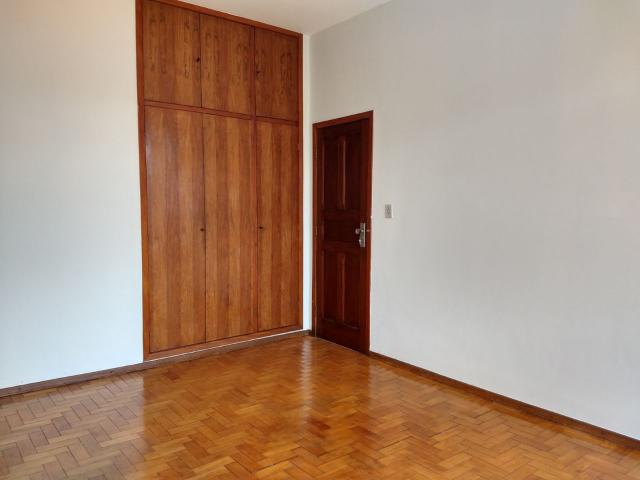 Excelente casa de 05 quartos no carlos prates. - Foto 10