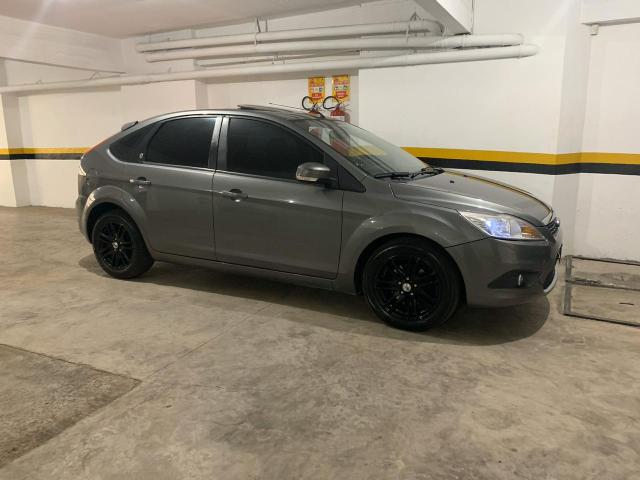 Focus ghia 2.0 manual / mecânico cinza