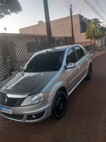 Renault Logan 1.0 abaixo da fipe - Foto 2