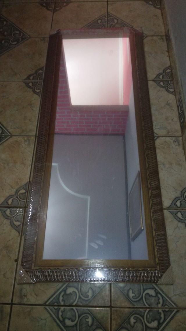 Espelho grande com moldura  - Foto 2