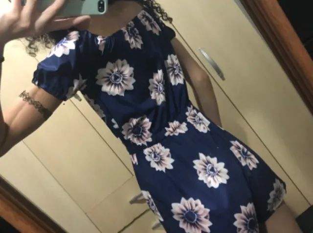 Macacão azul estampado com flores e com amarração opcional - Foto 5