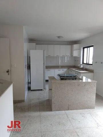 Apartamentos com 5 ou mais quartos para alugar - Cabo Frio, RJ