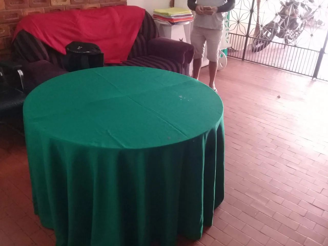 Locação conj mesa, freezer, capas, toalhas - Foto 4