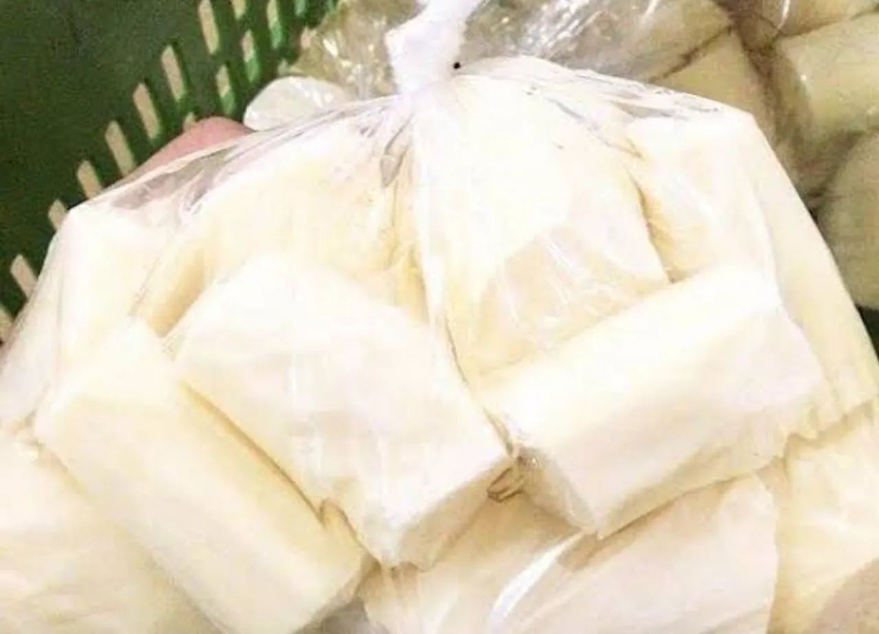 Galinha Semi Caipira Inteira Limpa & Mandioca Cascada kg - Foto 3