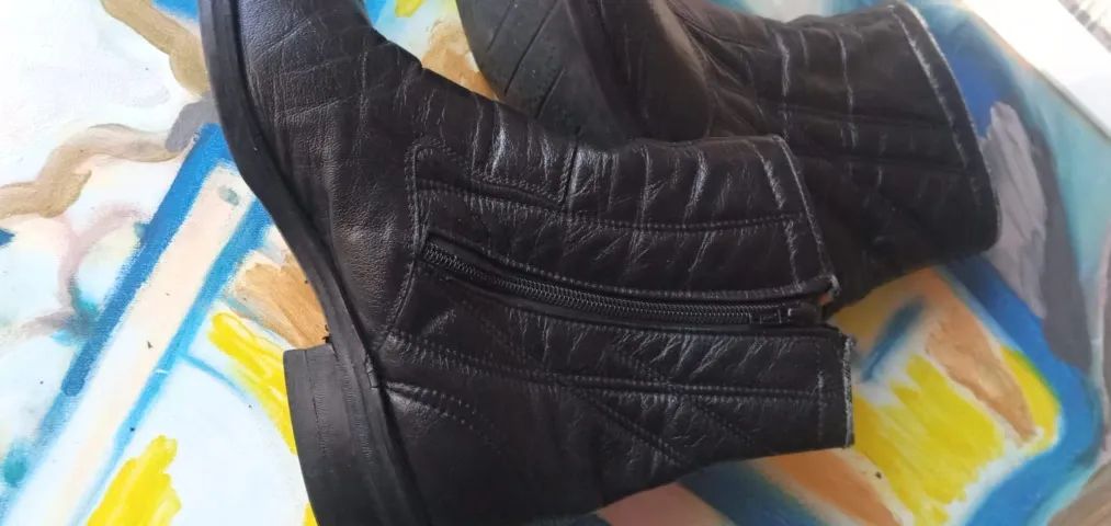 Bota      de  couro   forrada - Foto 2