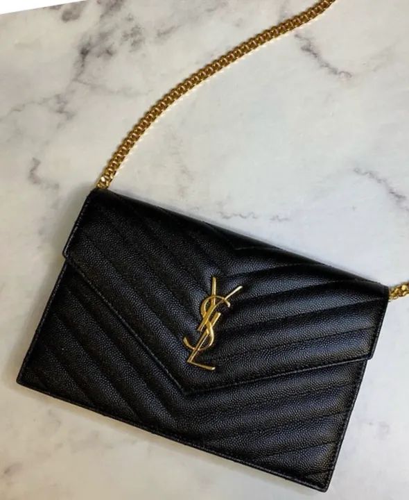 Bolsa em couro caviar nova .