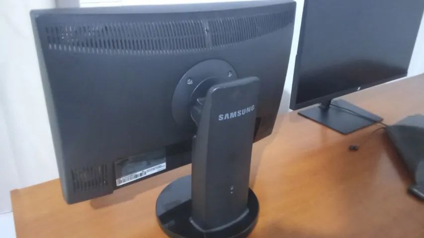Monitor Samsung 943BWX Usado - Foto 3