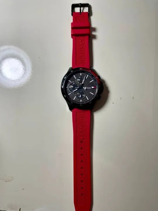Relógio Tommy Hilfiger 1791722 vermelho - Foto 2