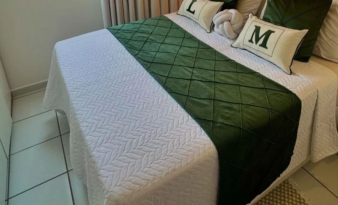 Peseira de cama casal drapeada