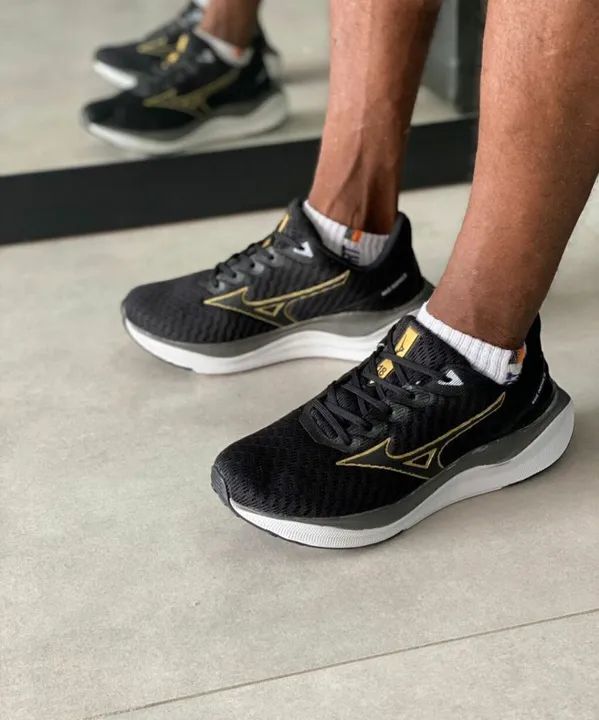 Tênis ? Mizuno lançamento 2025 - Foto 4