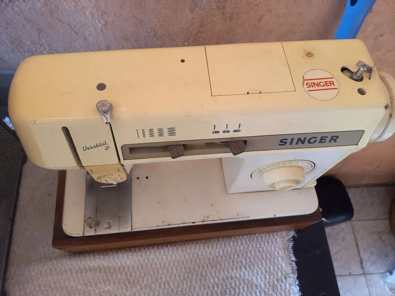 Máquina de Costurar Singer Versátil 2 - Foto 3