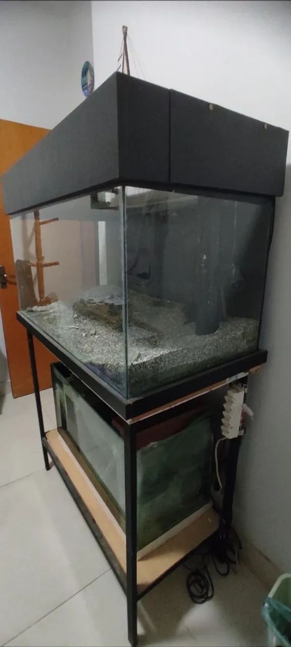 Vendo aquário com móvel e sump. 250lts