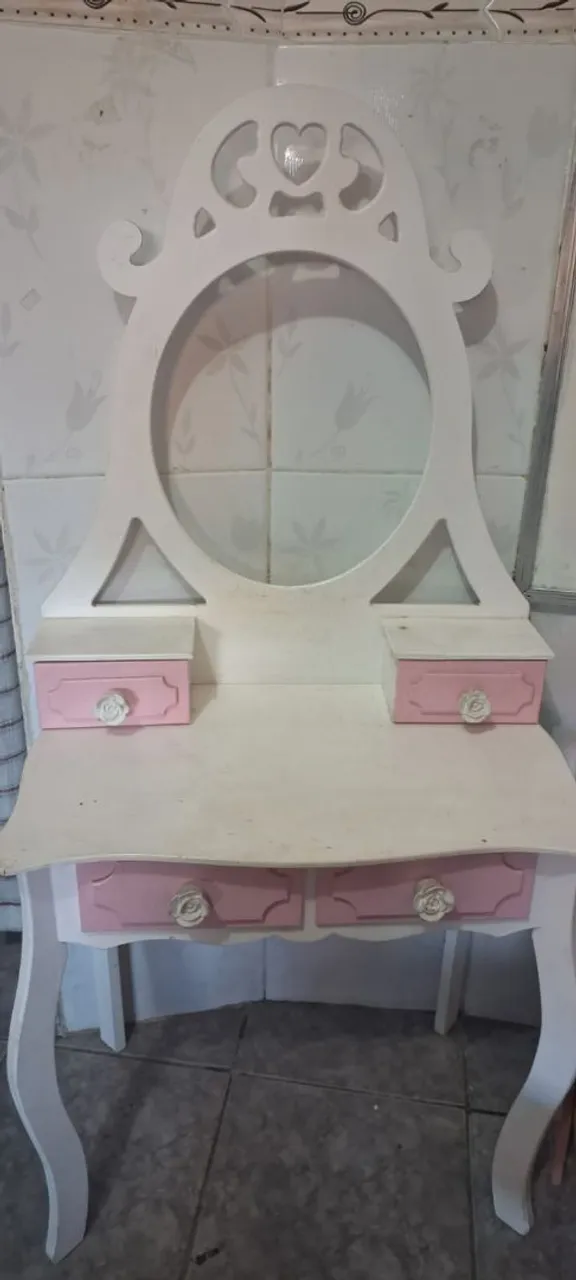 Penteadeira Princesa com Banquinho/ Pra vender Logo