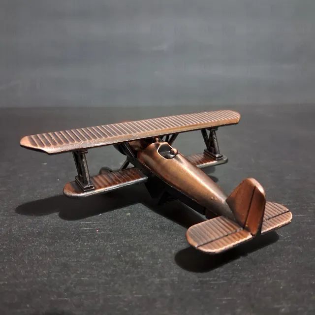 Apontador Avião Biplano Clássico Em Metal Miniatura  - Foto 5
