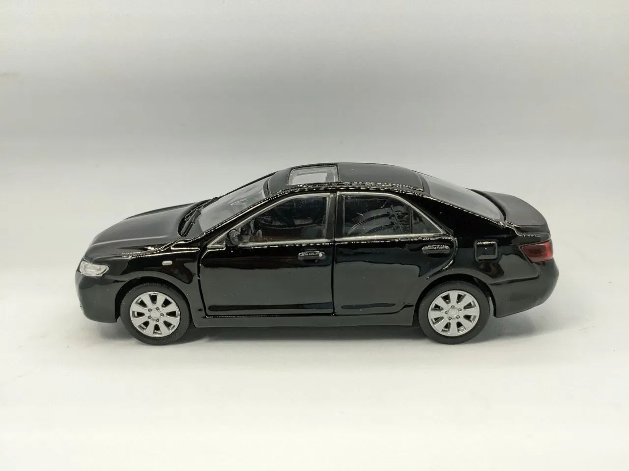 Miniatura Toyota Camry Preto - Foto 2