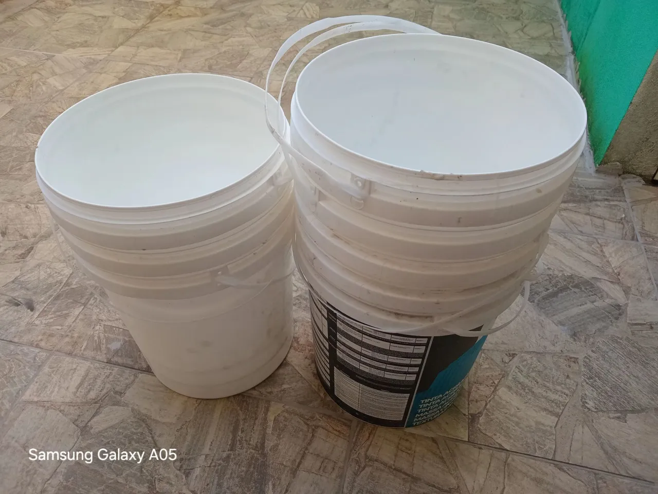 Baldes plásticos para diversos usos