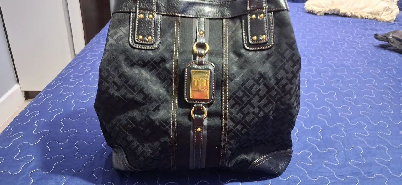 Bolsa Tommy Hilfiger Preta