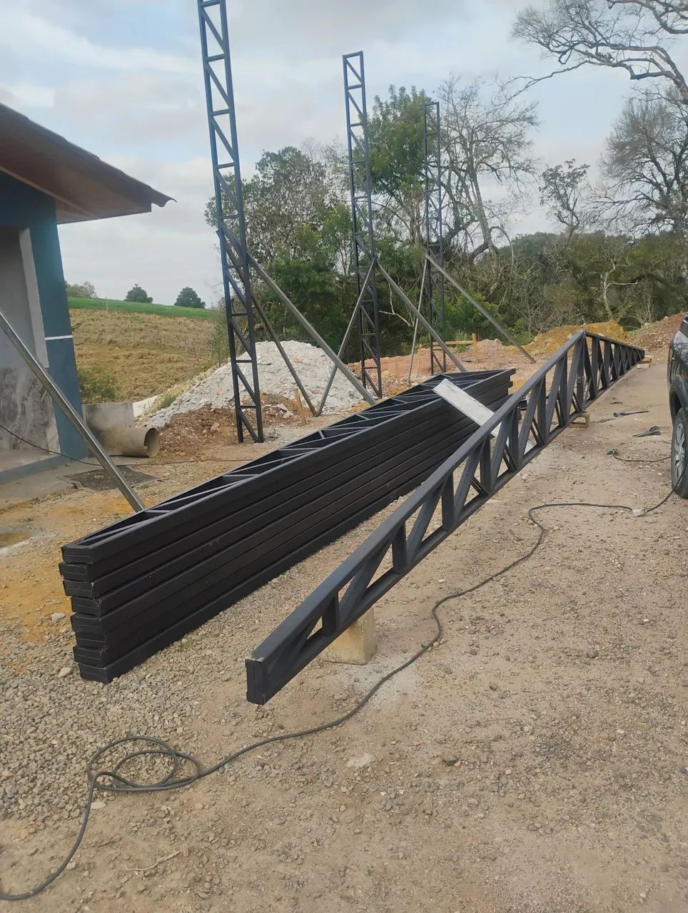 treliças e tesouras para cobertura com telha zinco - Foto 2