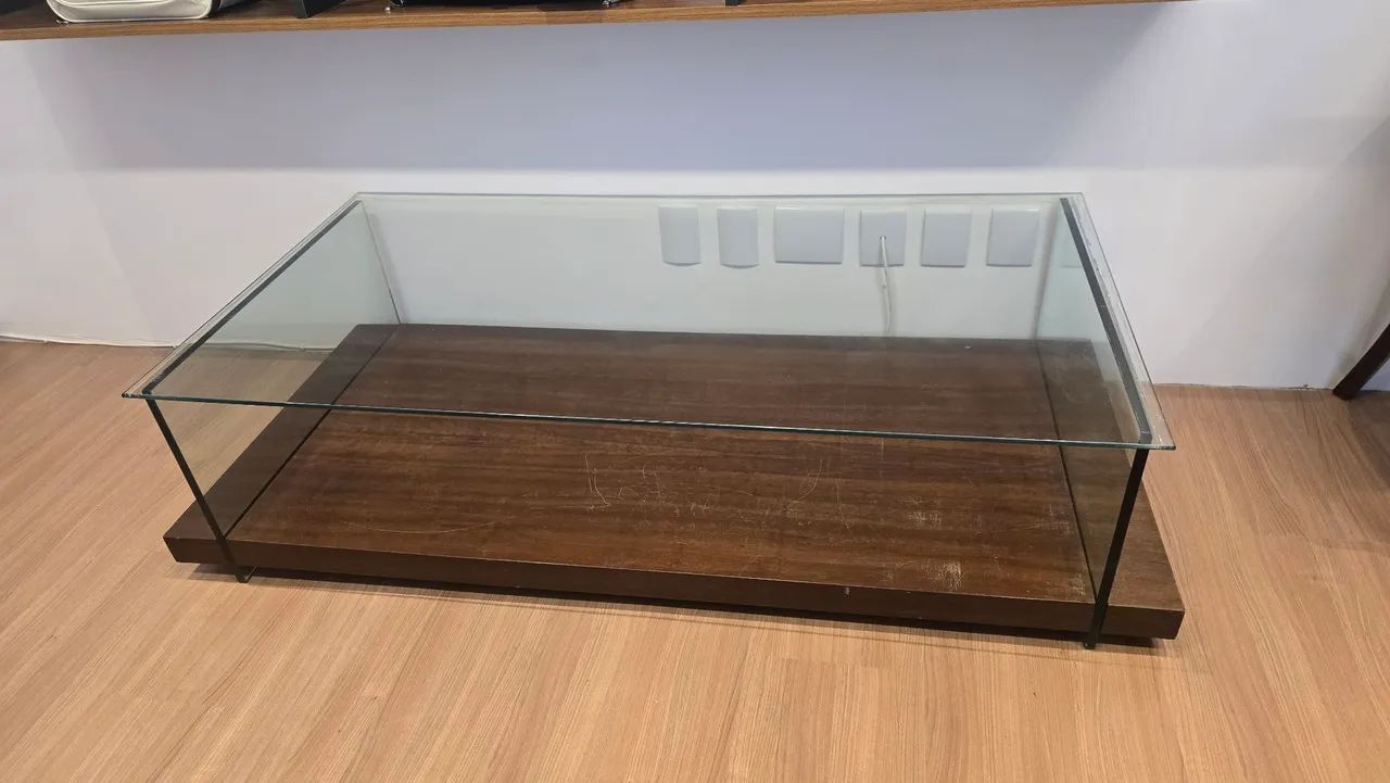 MESA DE CENTRO, MADEIRA MACIÇA E VIDRO.  - Foto 3