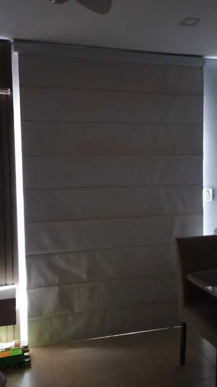 Cortina Persiana medindo 1,70 por 2,60 de linho - Foto 2