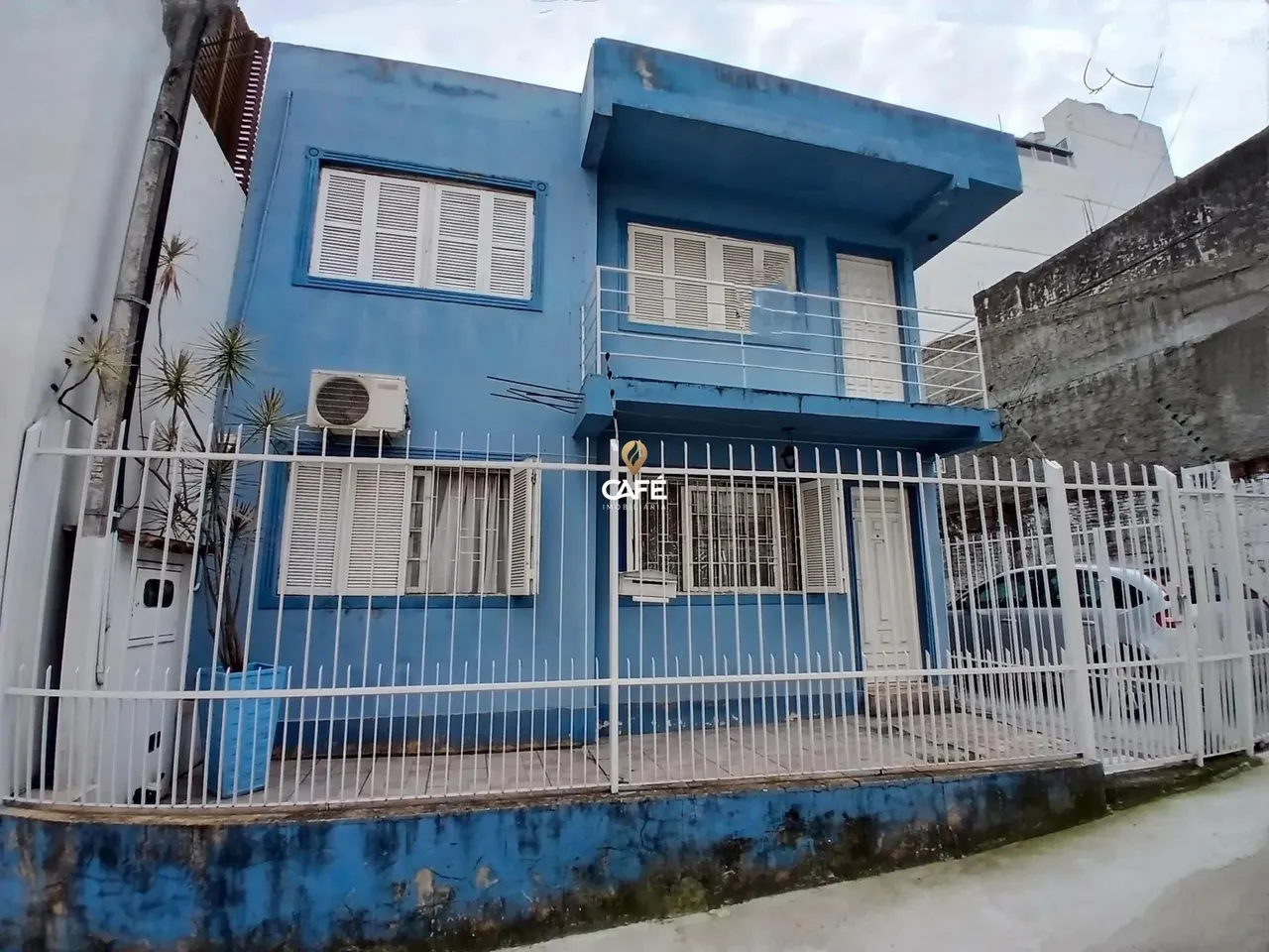 Apartamento Amplo De 3 Dormitórios, Sala Ampla, Banheiro Social, Cozinha, Área D