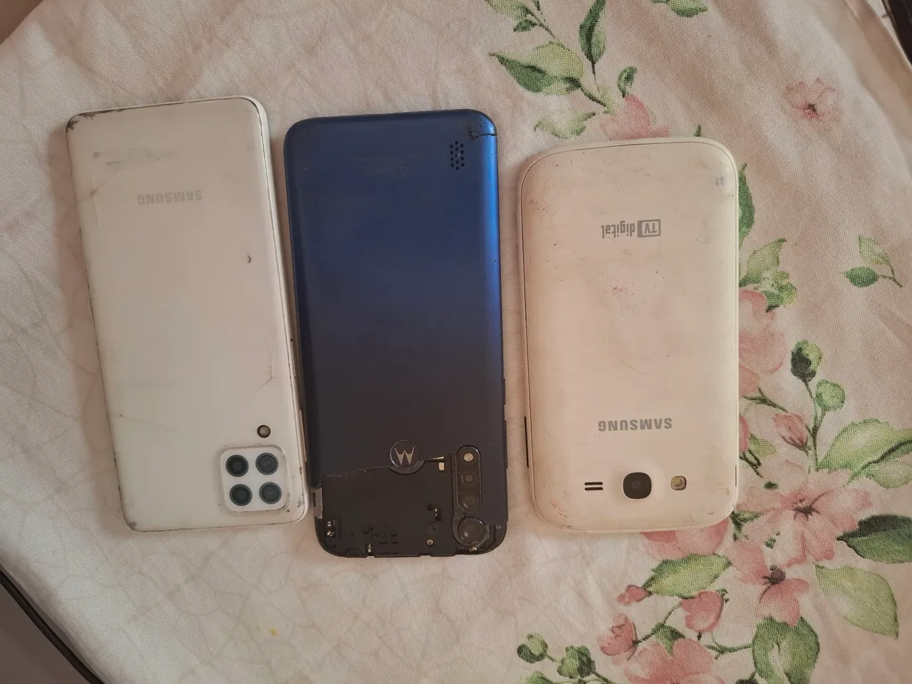 Peças de Celular Samsung e Motorola (carcaças e mais)