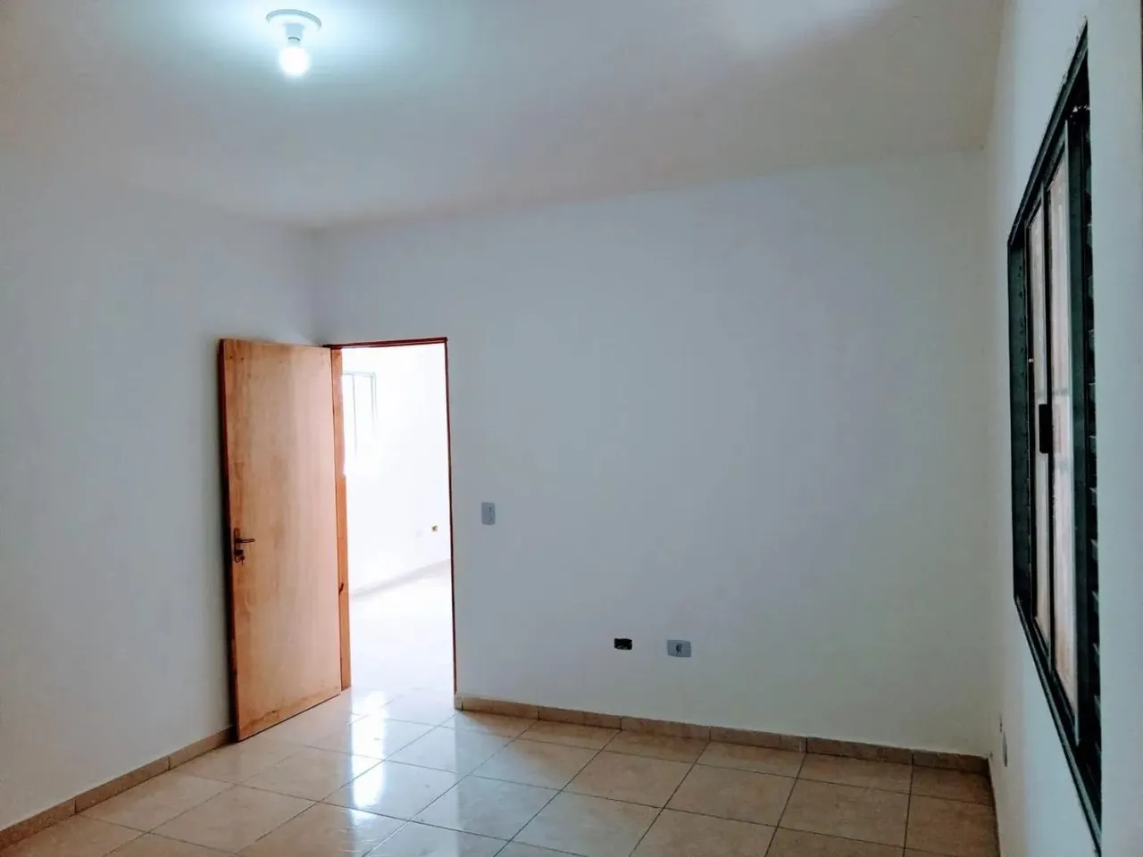 Studio para Locação em São Paulo, Vila Ayrosa, 1 dormitório, 1 banheiro, 1 vaga