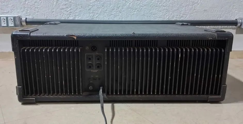 Amplificador cabeçote Staner Bold 456 - 120W p/ Contrabaixo - Promoção - Foto 3