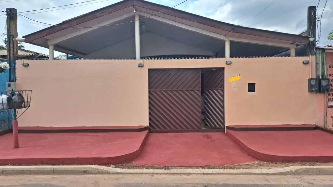 ? *Casa à Venda bem Localizada!*?