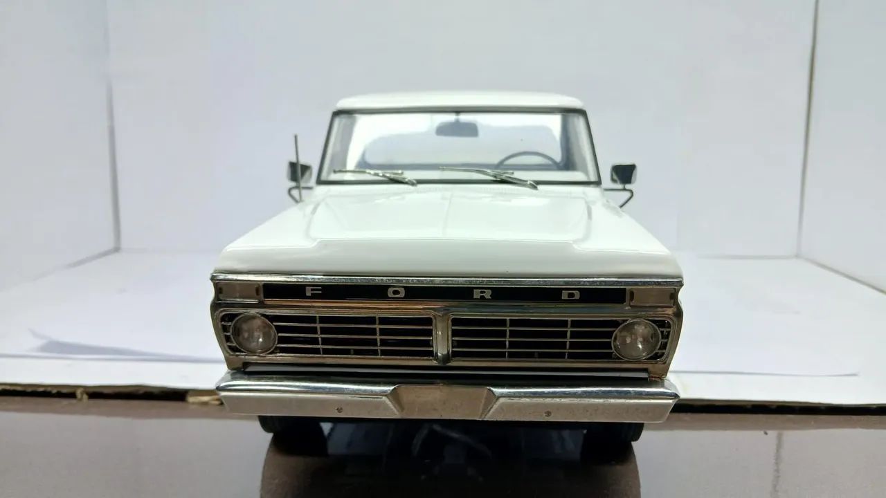 Miniatura Pickup Ford F100 1973 - 1/18 - Foto 3