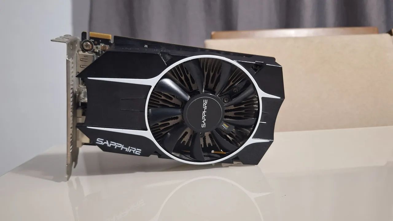 Placa de Vídeo AMD Radeon R7 260X 2GB GDDR5 - Foto 4