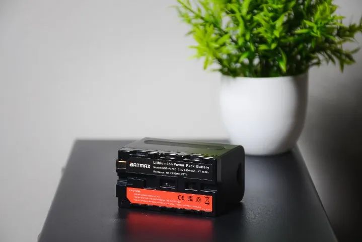 (NOVA) Bateria batmax 6400mah para led e câmeras - Foto 5