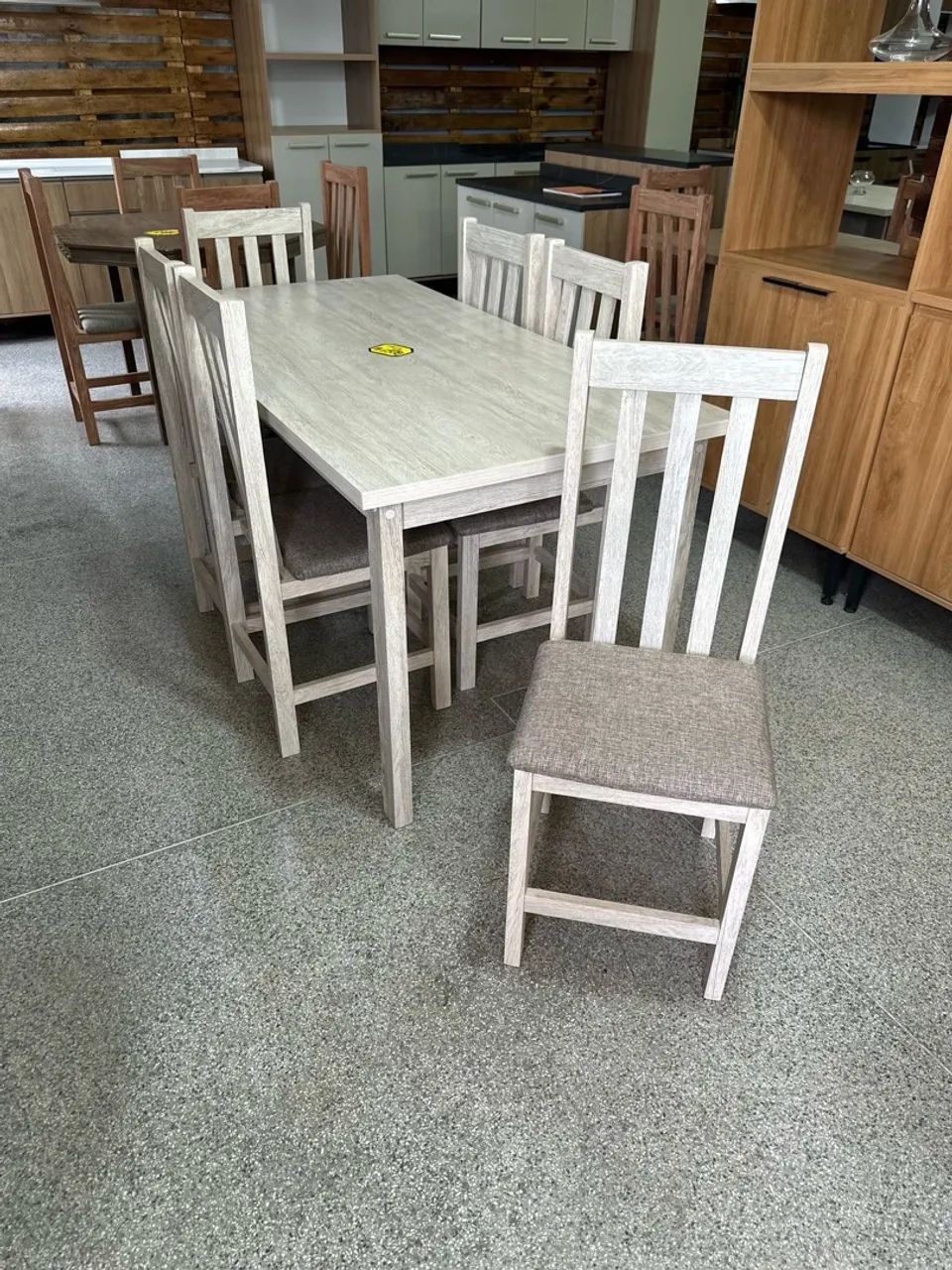 Mesa de Jantar com 6 Cadeiras