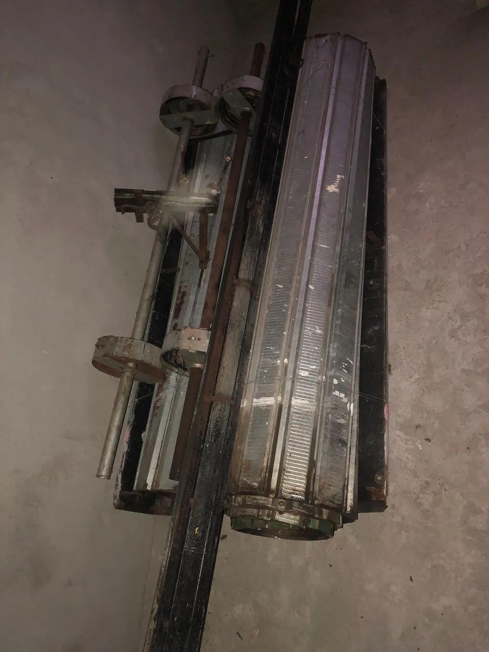 Porta de rolar 64840845077633122