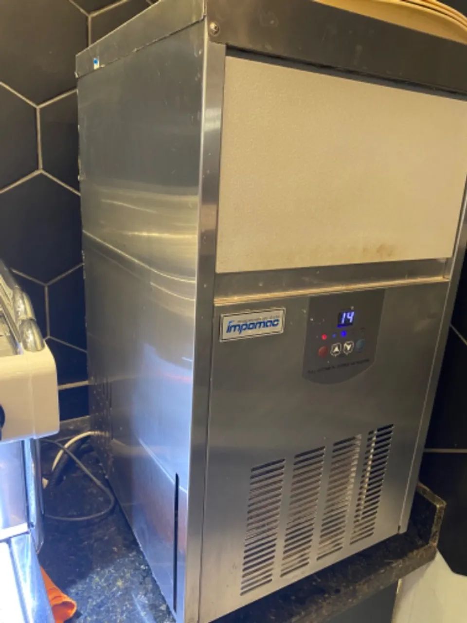 Máquina de Gelo IMPOMAC - 220v - Faz até 38 kg de gelo por dia - Foto 5