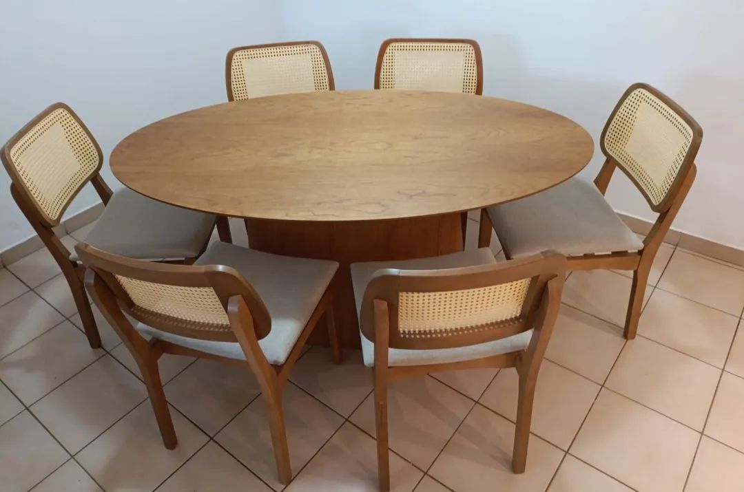 Mesa de jantar Letícia com 6 cadeiras 