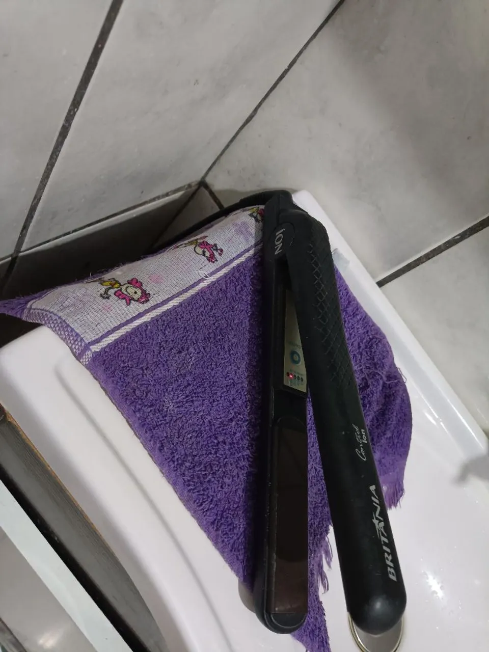 Prancha Chapinha Britânia Ceramic Ion