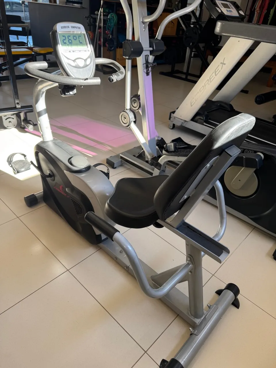 Bicicleta Ergométrica Recumbent - Conforto e Eficiência