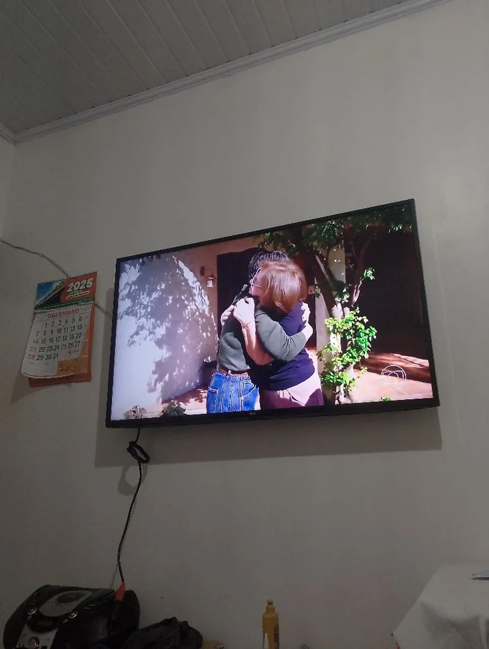 TV LG 4K 50 polegadas vai Acompanhando do pezinho dela controle remoto Magic  - Foto 3